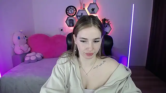 SabrinViolet online show from April 14, 8:03 am