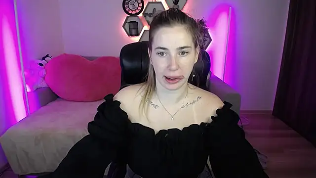 SabrinViolet online show from July 24, 8:12 am