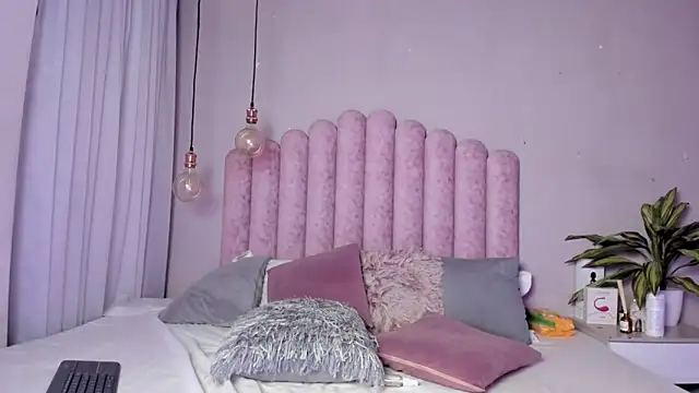 SusanBenett online show from September 14, 9:23 pm