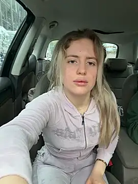 Holly-Glamour online show from July 5, 3:46 am