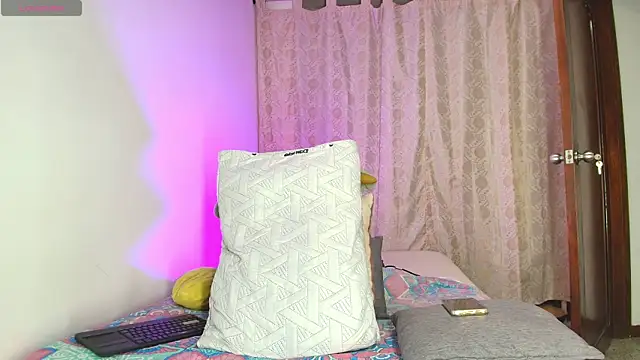 Luciana Ortiz1 online show from April 1, 2:34 am