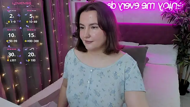 FeralPeach online show from September 21, 4:33 am