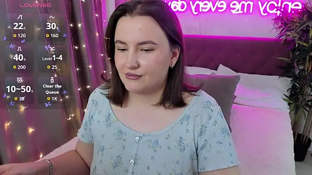 FeralPeach online show from December 21, 7:56 am