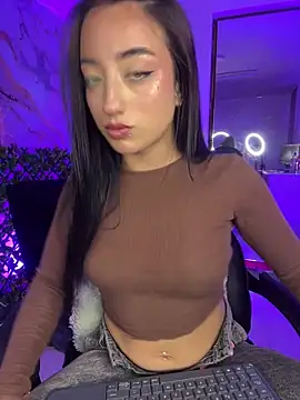 Ady 18 online show from February 14, 9:50 pm