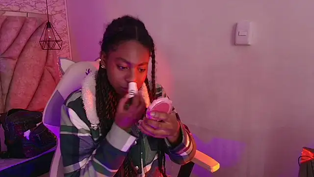 Queen perla  online show from December 3, 11:56 am