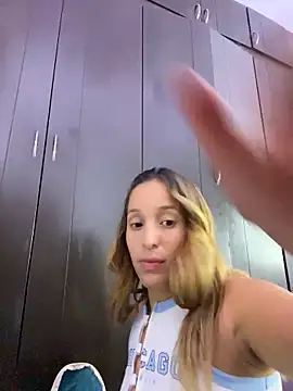 Agnescruzz online show from January 18, 6:37 pm