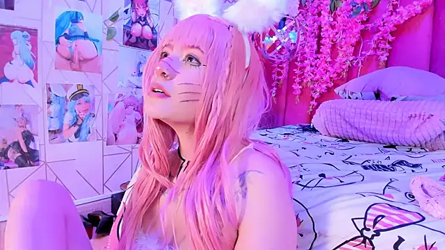 Alicebenett online show from September 25, 8:50 pm