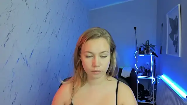 holly xglam online show from September 9, 5:13 pm