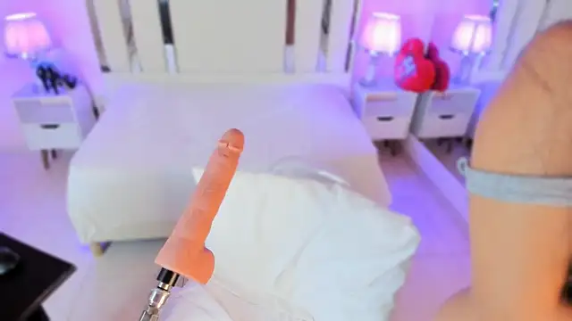 Miliaangeles online show from October 7, 1:04 pm