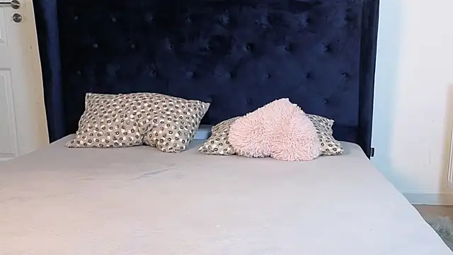 AnnaMaee online show from February 10, 10:57 pm