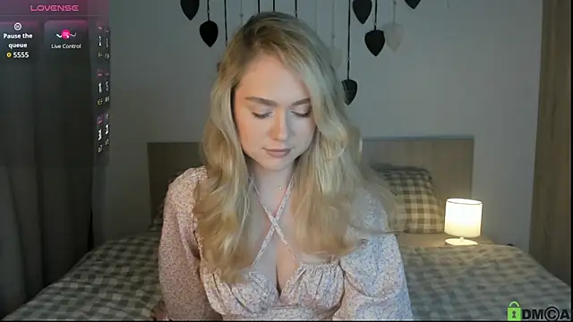 TheVanessaMaes online show from October 15, 8:33 pm