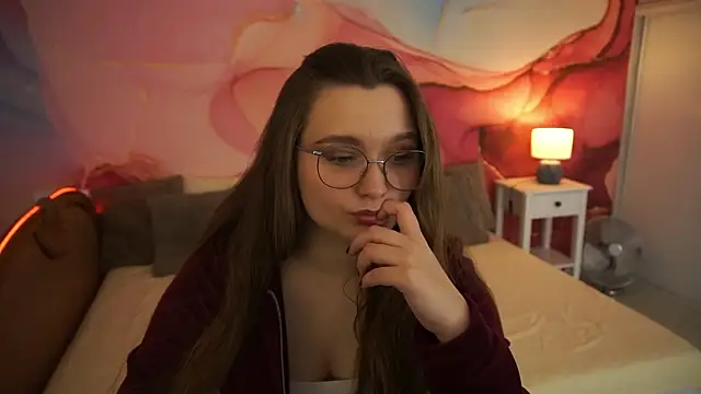 MagicPeachh  online show from October 8, 1:04 pm