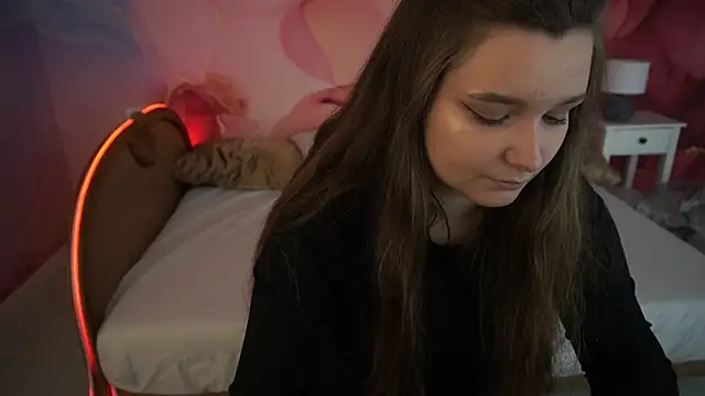 MagicPeachh  online show from September 15, 5:49 am