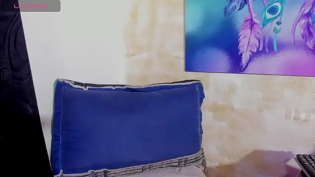 Lauren Hills069 online show from February 26, 12:42 am