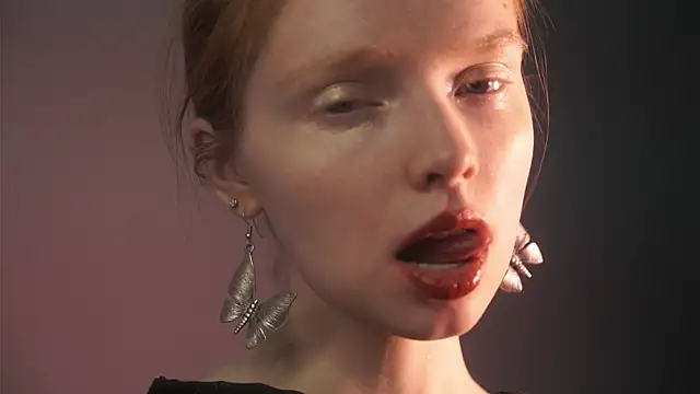 ginger hugs online show from October 14, 10:56 pm