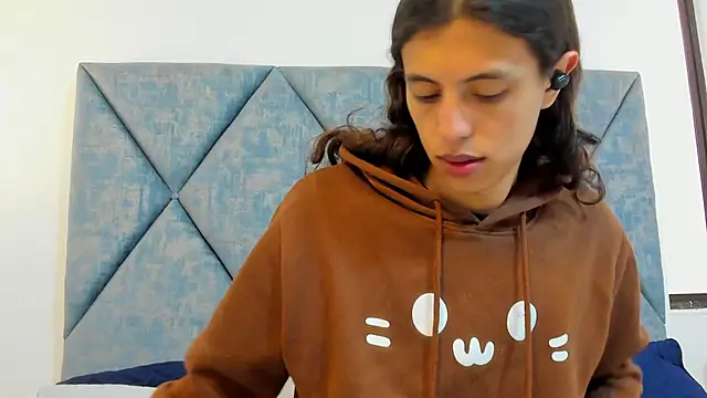 FreyaMoller online show from January 15, 2:01 pm