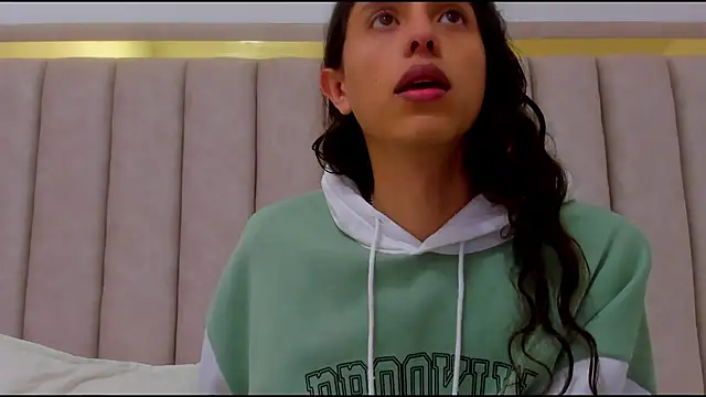 FreyaMoller online show from November 28, 7:50 pm