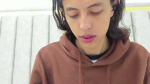 FreyaMoller online show from March 27, 7:25 pm