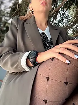 Crazy-Rosa online show from September 15, 6:32 am