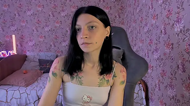 roselolly online show from November 18, 4:13 am