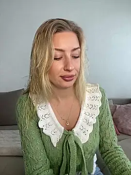 belle98 online show from December 15, 12:32 pm