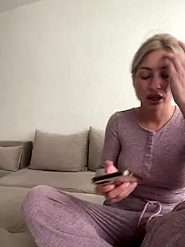 belle98 online show from September 10, 3:12 pm