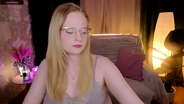 Aemilia  online show from October 5, 6:07 am