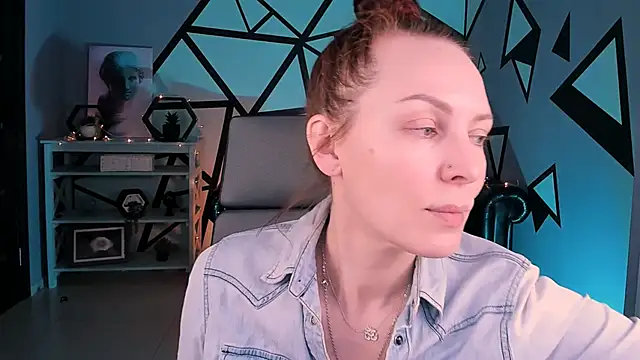 VandaRossi online show from January 14, 9:47 am