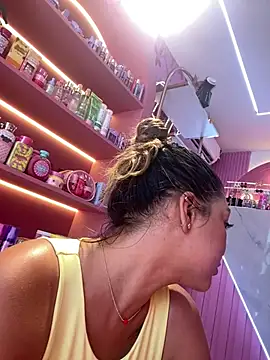 JoannaStanford online show from April 29, 6:46 pm