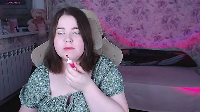 Estelle Hicks online show from March 21, 6:46 pm