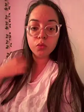 indiegirl666 online show from April 8, 8:55 pm