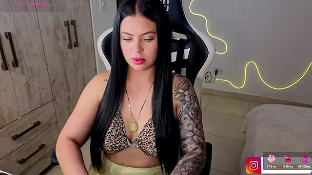 Victoryyy  online show from March 10, 11:20 pm