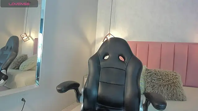 SUNNYCYRUS online show from November 13, 12:37 pm