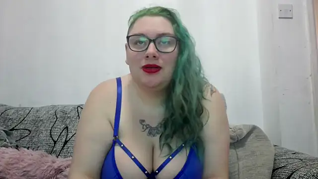 Bustycurves online show from February 19, 11:43 am