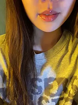 minmin2kk5 online show from April 16, 4:50 pm