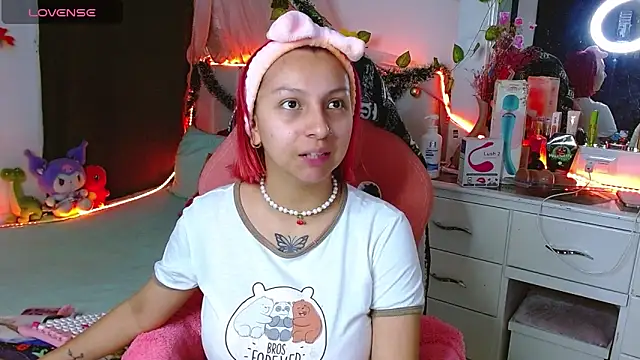 Littlerouse  online show from December 19, 10:35 pm