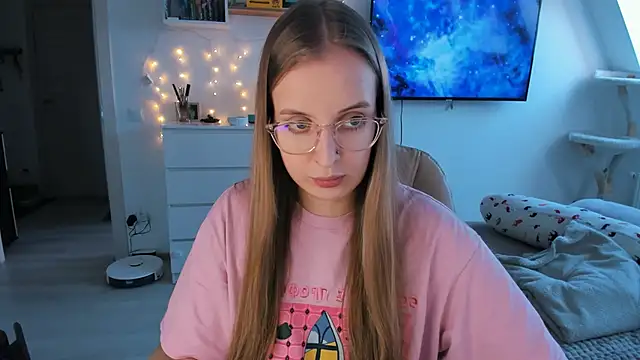 violet blue eyes online show from February 5, 11:46 am