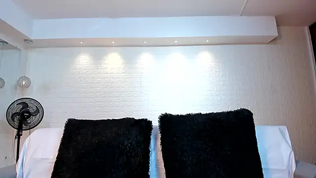 violet scott online show from September 24, 10:47 am