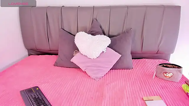 Cherllynn online show from October 8, 4:22 pm