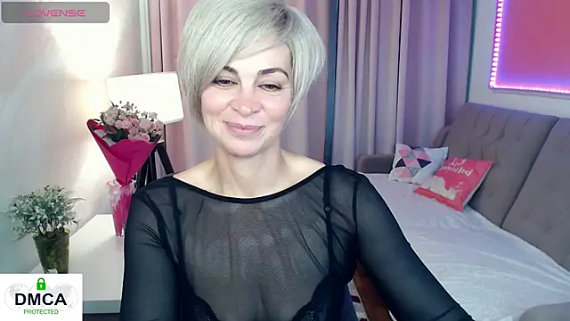 Blonde lola444 online show from June 2, 3:13 pm