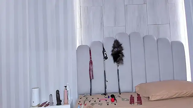 mileyerikson online show from October 31, 7:40 pm