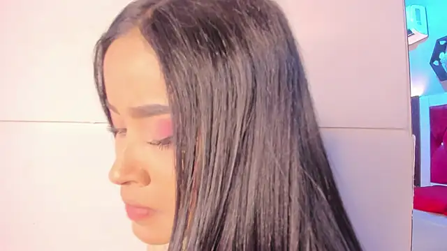 Karoll014 online show from April 18, 11:35 am