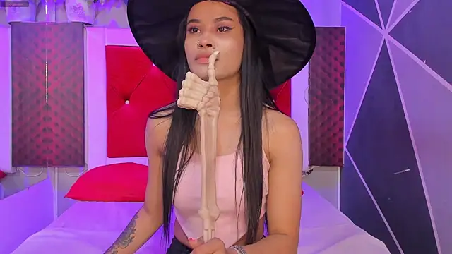 Karoll014 online show from September 24, 1:43 pm