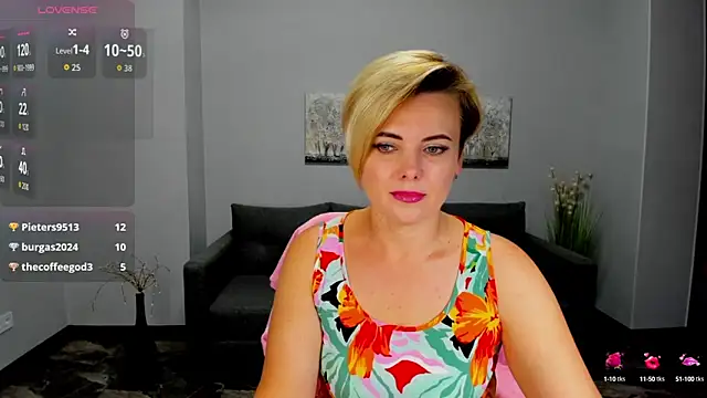 Julia Wilsone online show from September 11, 12:16 pm