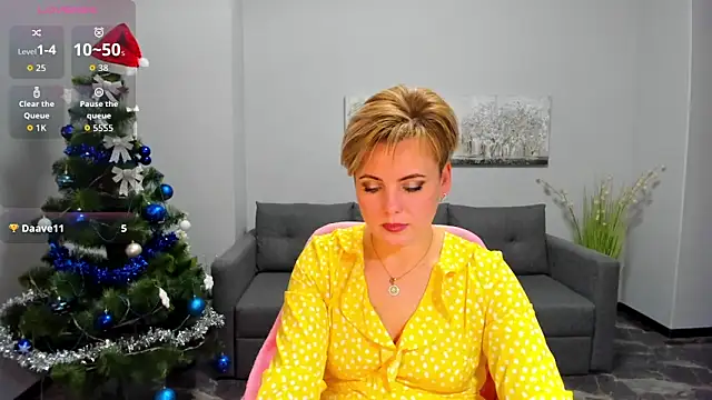 Julia Wilsone online show from December 14, 1:06 pm