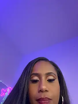 AlisonHoot69 online show from April 21, 2:51 am