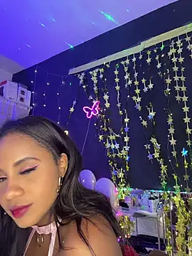 AlisonHoot69 online show from November 16, 6:04 am