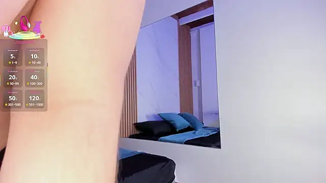 juicy led  online show from September 30, 11:16 am