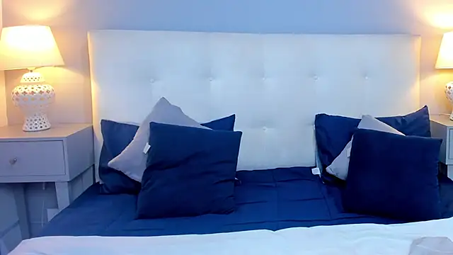 SaraaJhonsonn online show from October 8, 4:22 pm