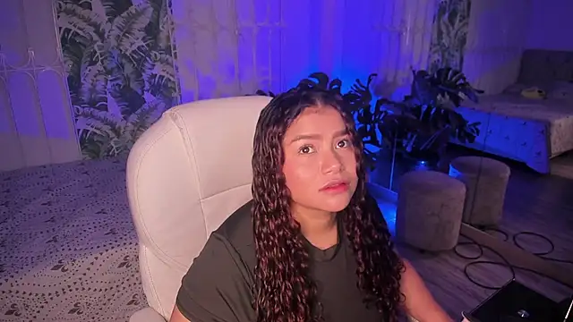 loly marce online show from March 16, 8:02 pm